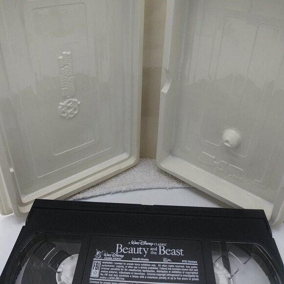 A Walt Disney Classic Beauty and the Beast VHS Clamshell 1992 Belle Family Kids - Picture 10 of 11